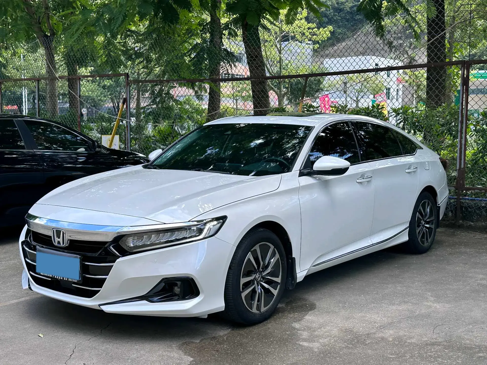 2022 HONDA ACCORD view 1