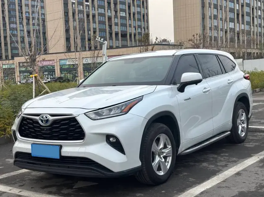 2022 TOYOTA HIGHLANDER view 1