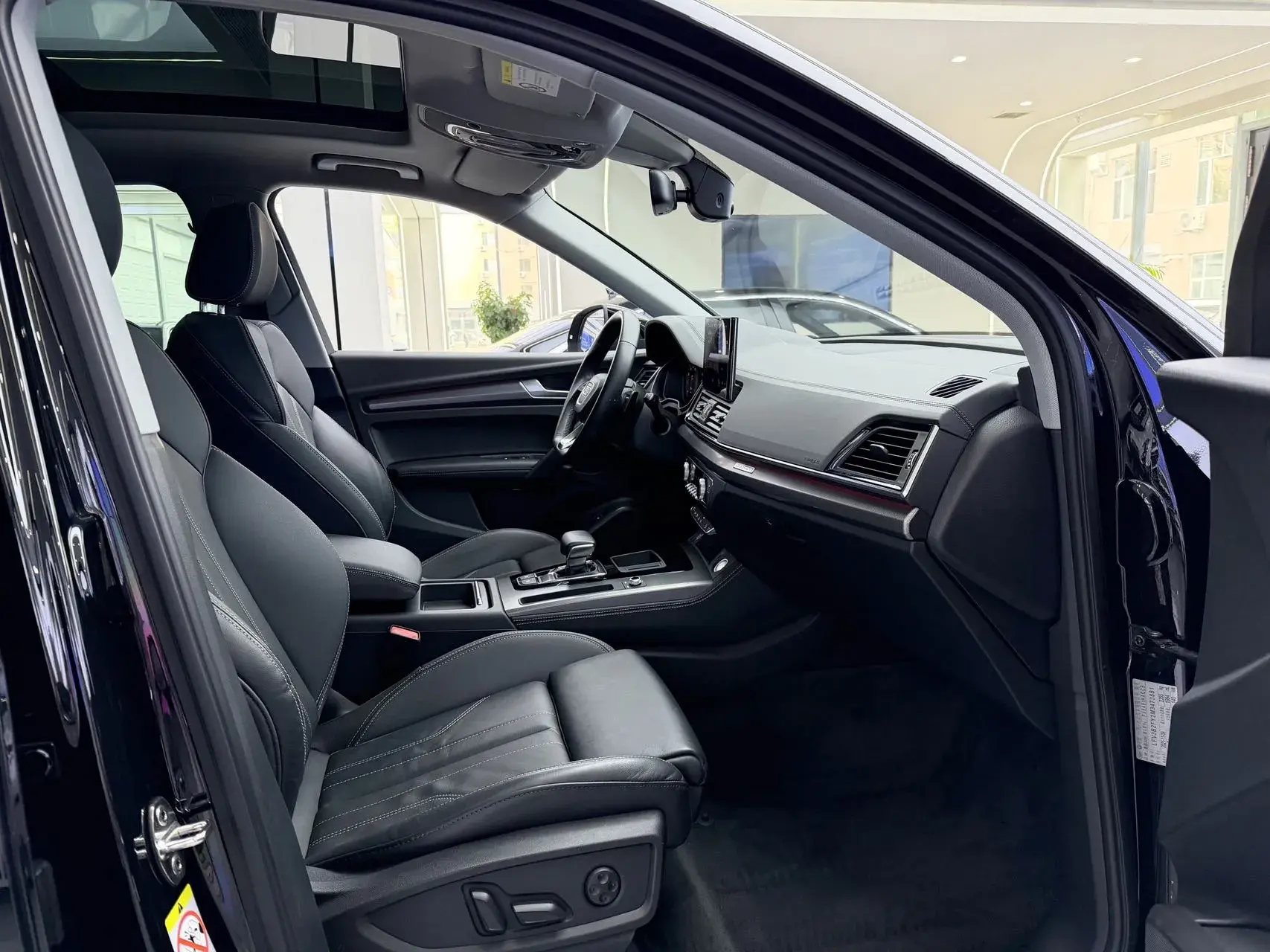 2022 AUDI Q5L thumbnail 4