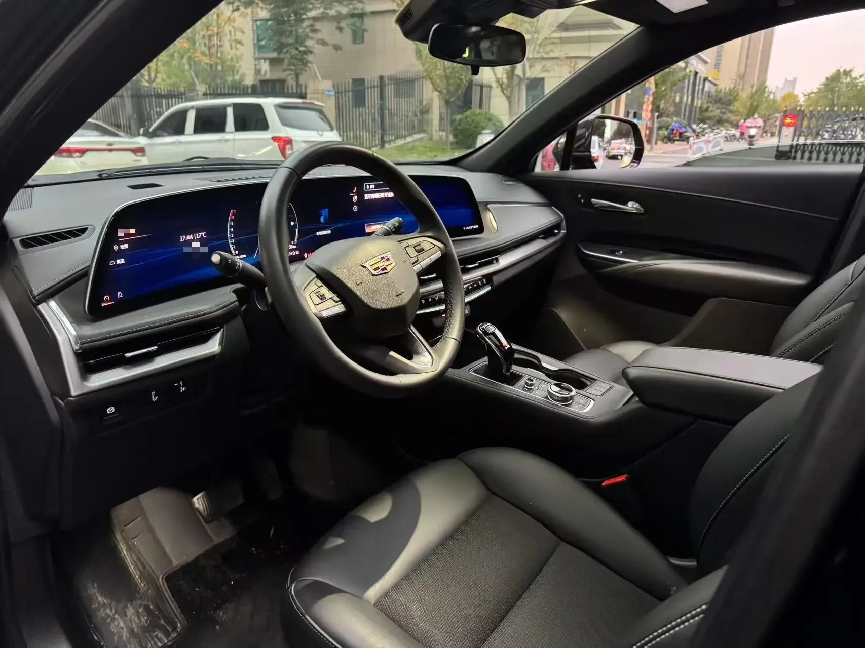 2024 CADILLAC XT4 thumbnail 4