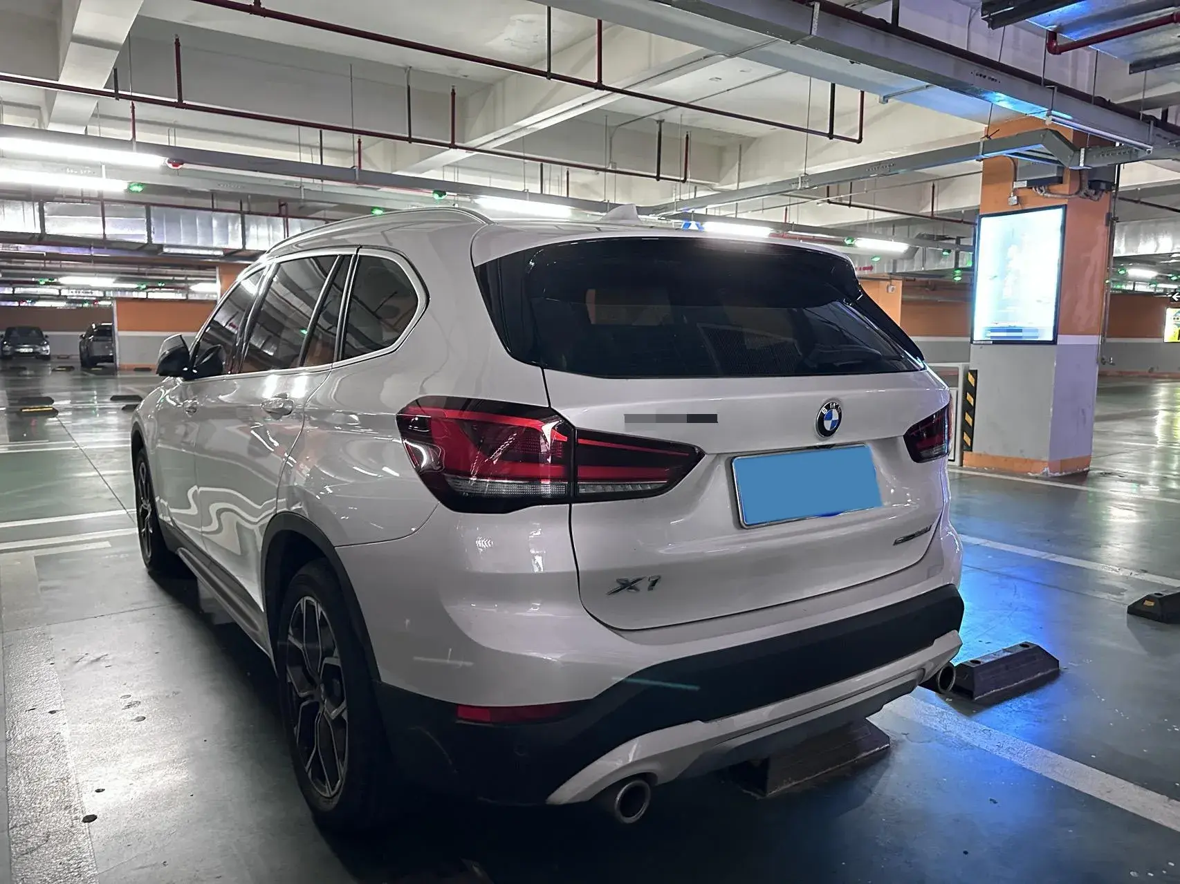2022 BMW X1 thumbnail 4