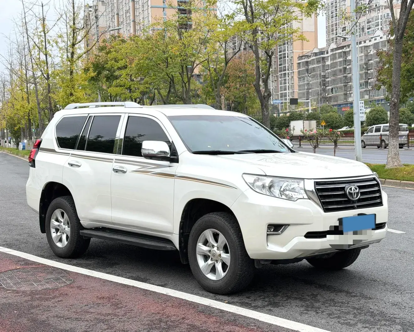 2017 TOYOTA COROLLA thumbnail 3