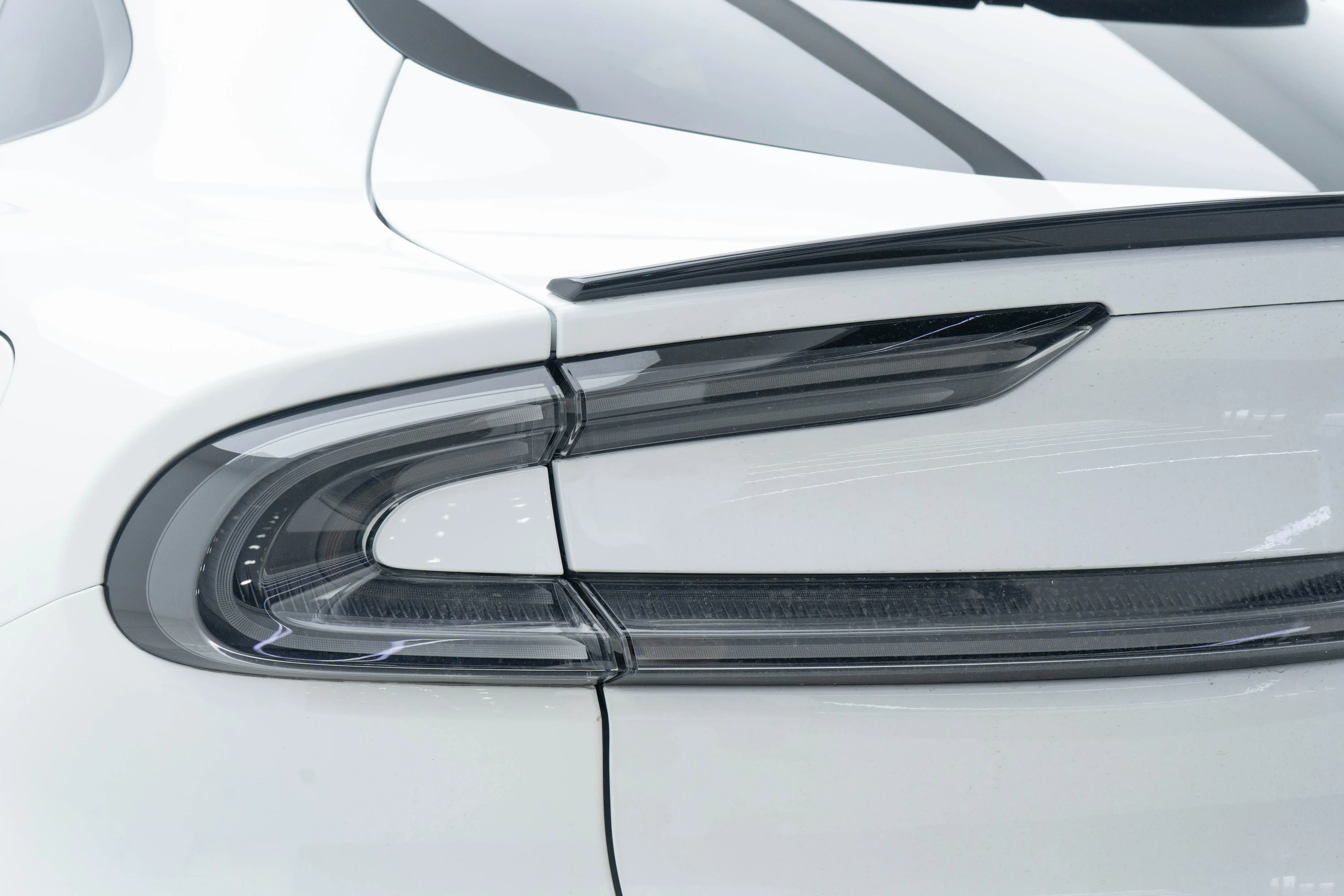 2025 MI YU7 thumbnail 4