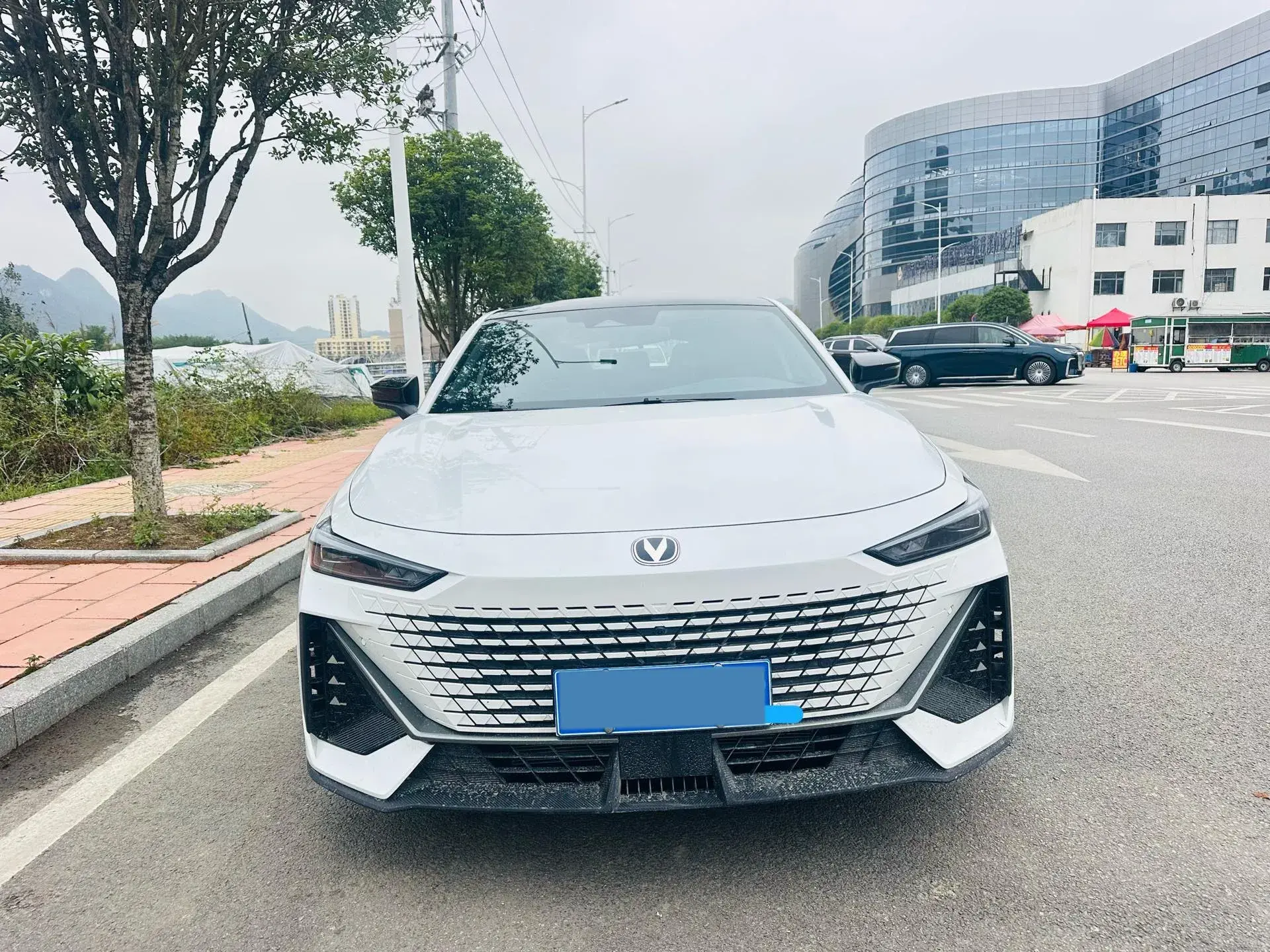 2024 CHANGAN UNI-V thumbnail 2