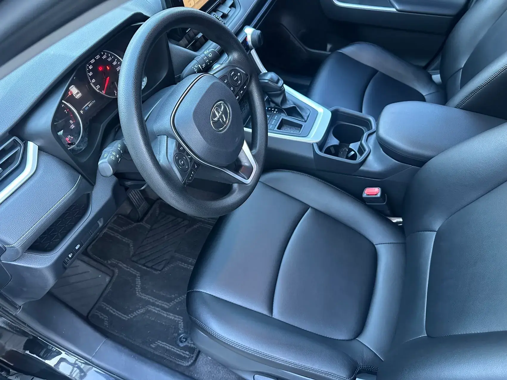 2022 TOYOTA RAV4 thumbnail 4