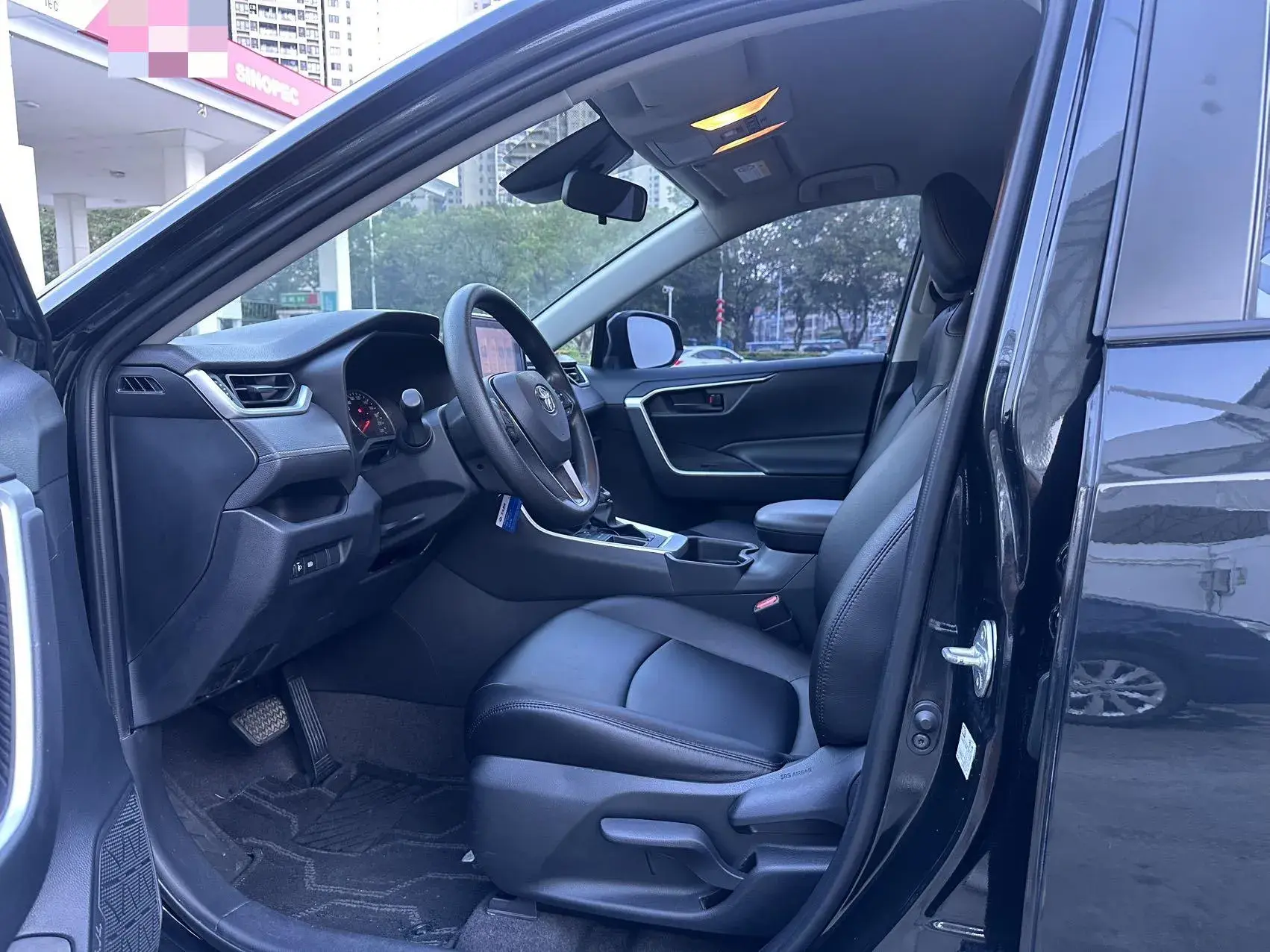 2022 TOYOTA RAV4 thumbnail 3