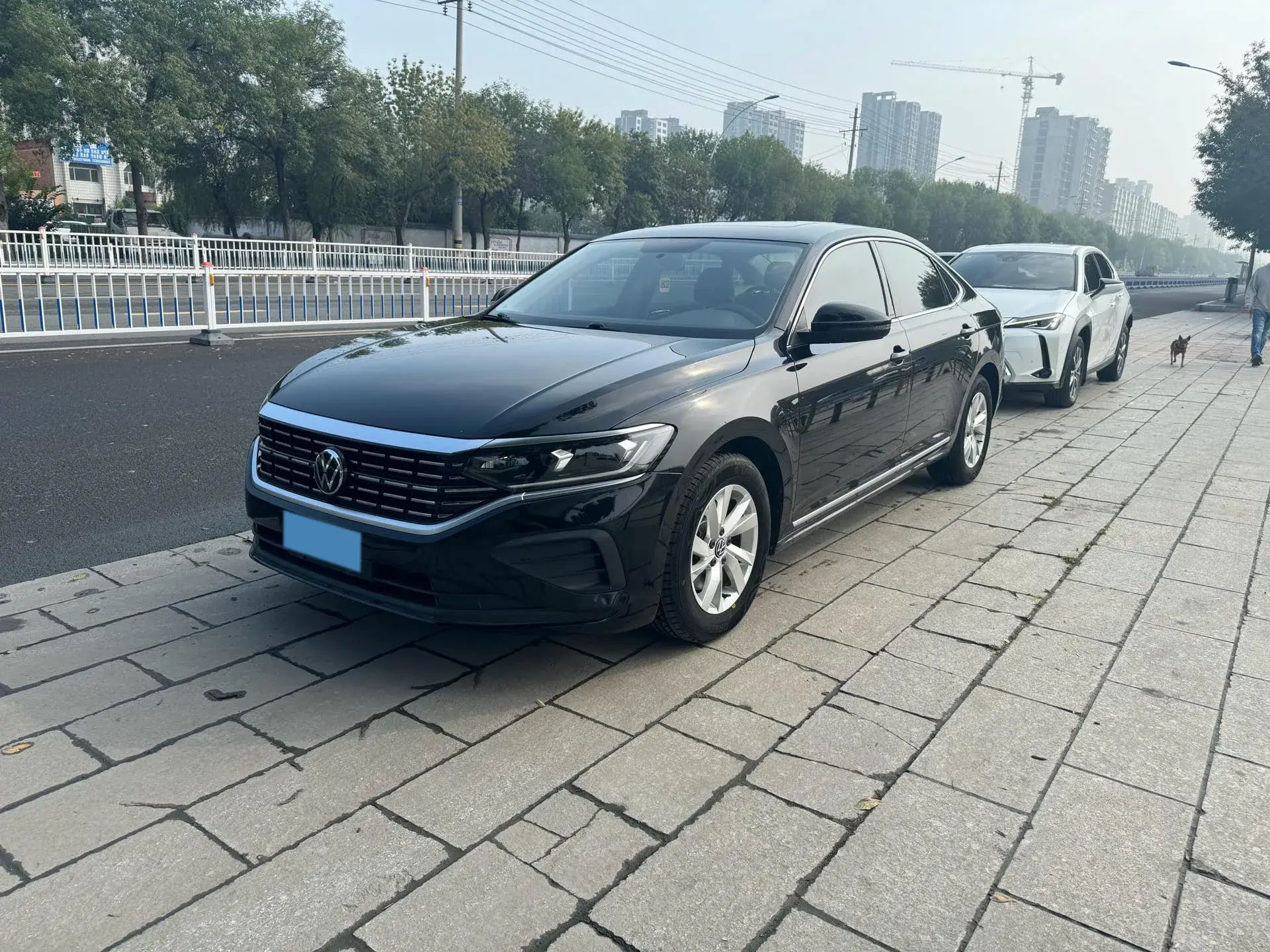 2022 VOLKSWAGEN PASSAT view 1