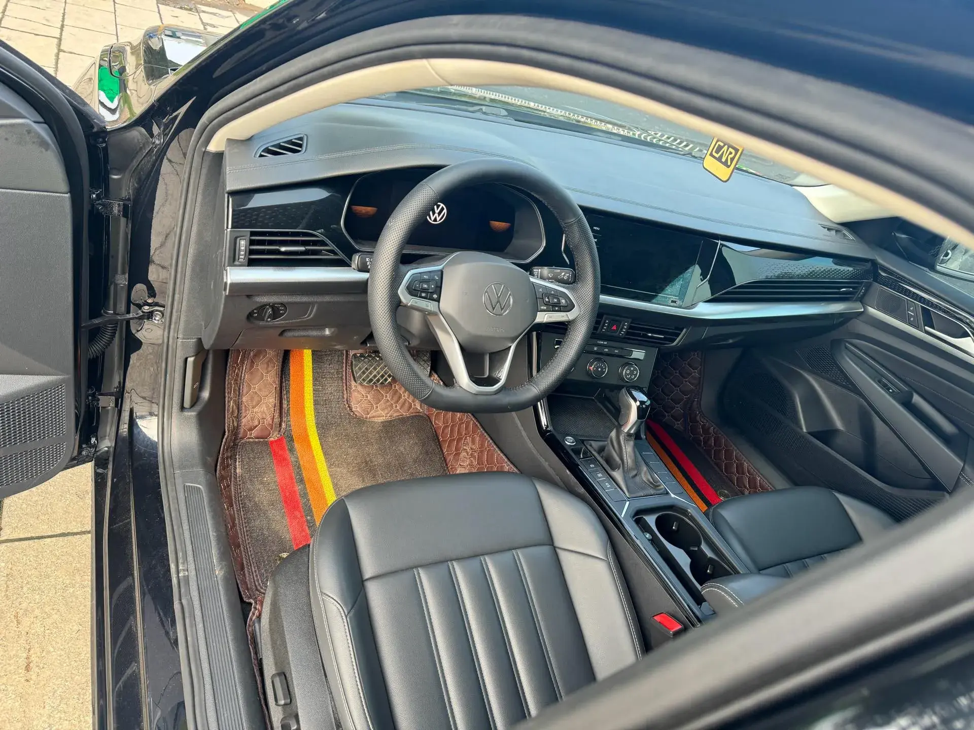 2022 VOLKSWAGEN PASSAT thumbnail 4