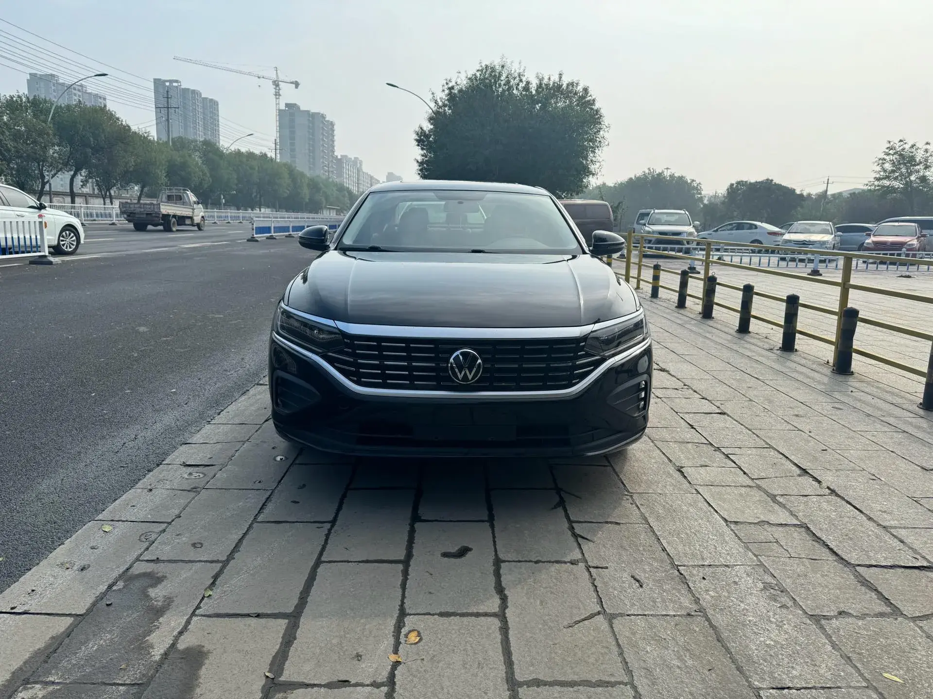 2022 VOLKSWAGEN PASSAT thumbnail 2