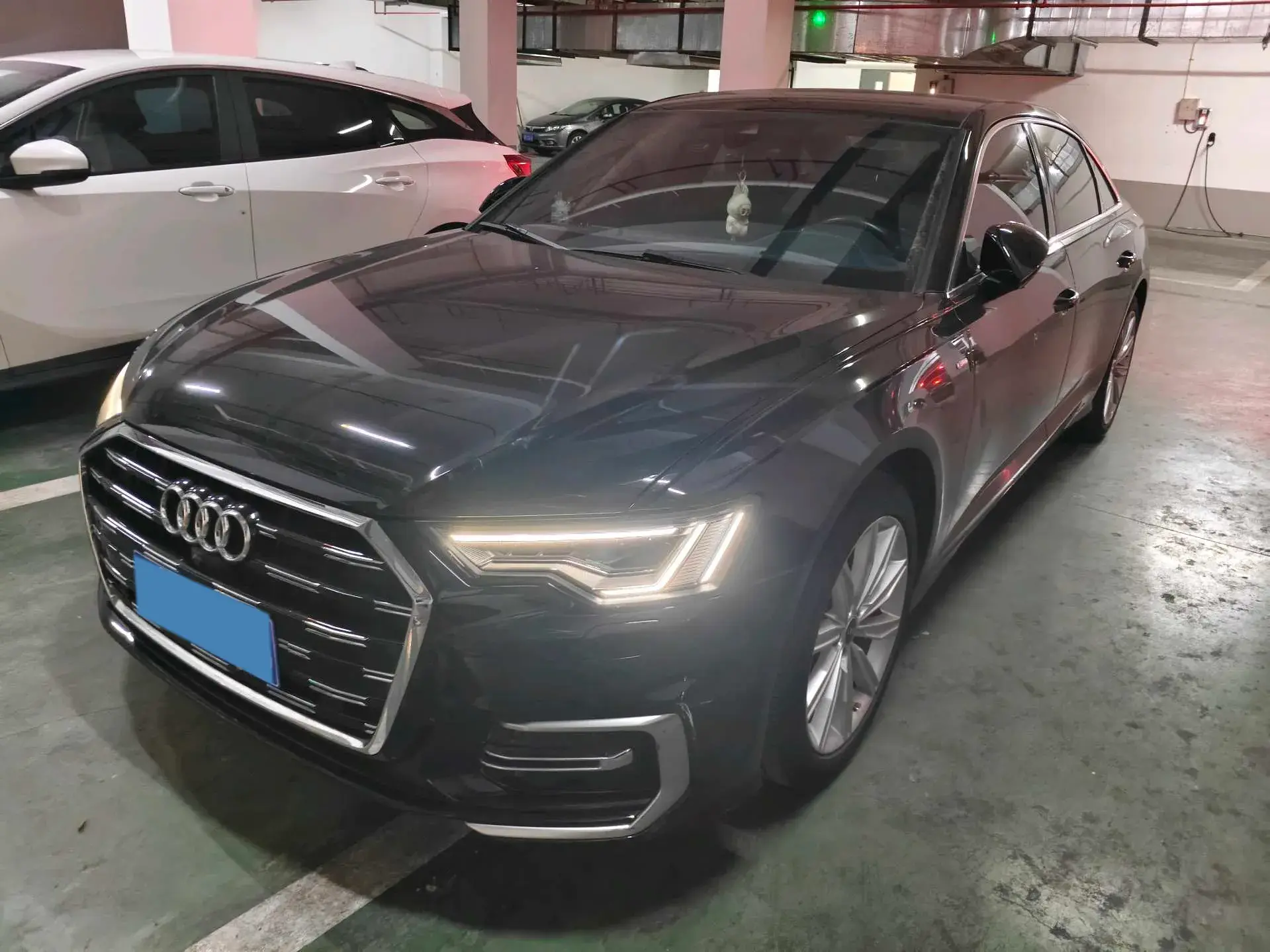 2023 AUDI A6L view 1