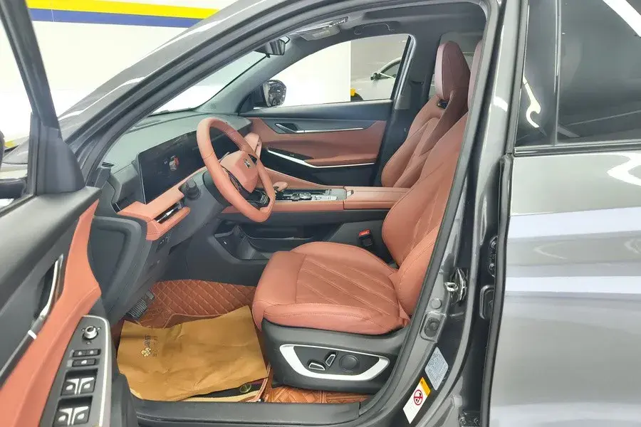 2023 CHANGAN CS75 thumbnail 4