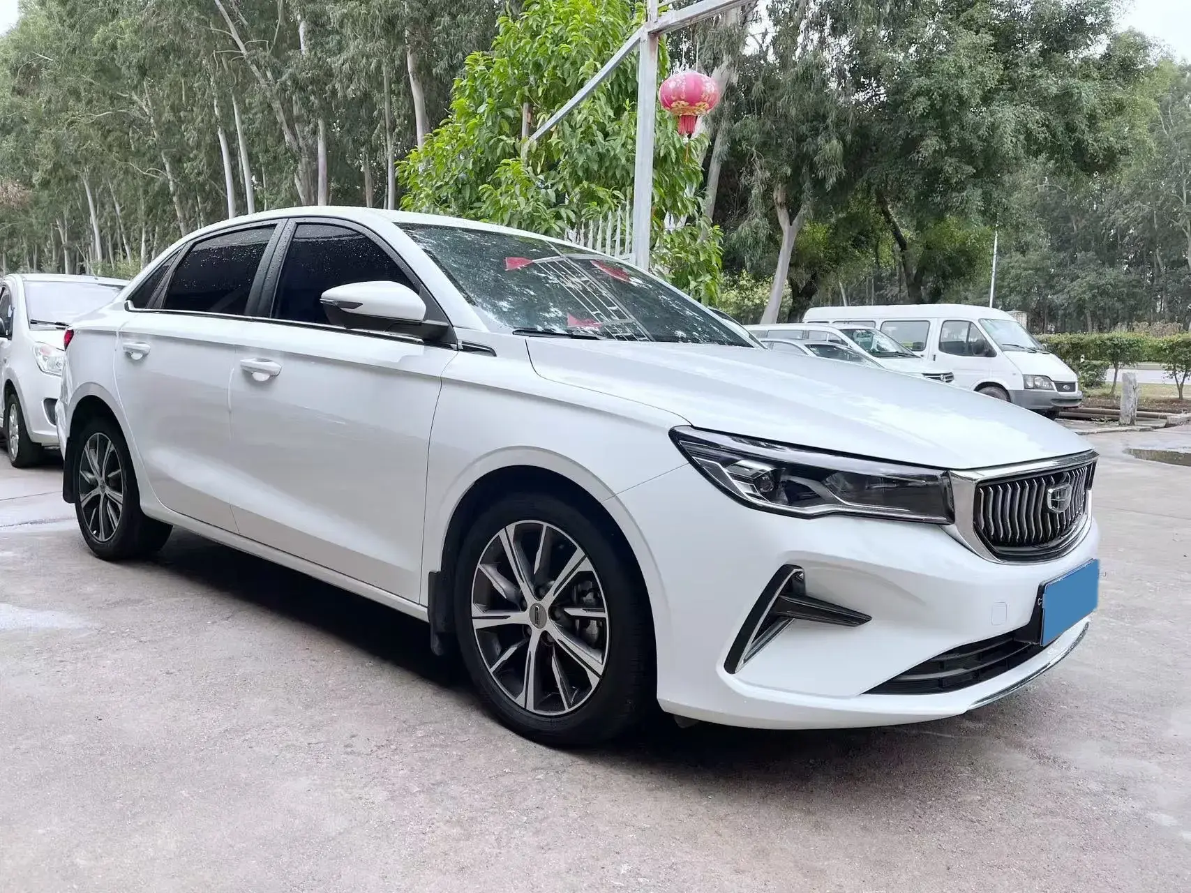 2022 GEELY EMGRAND thumbnail 3