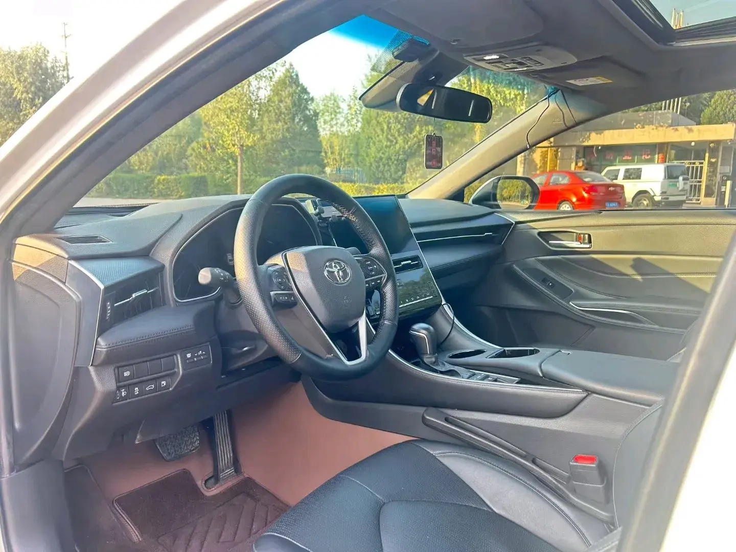 2022 TOYOTA AVALON thumbnail 4