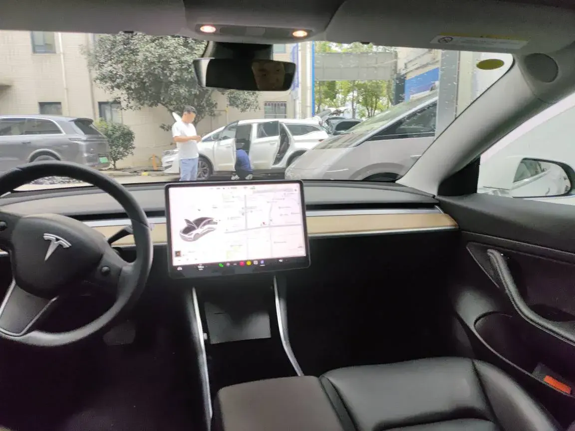 2019 TESLA MODEL thumbnail 3