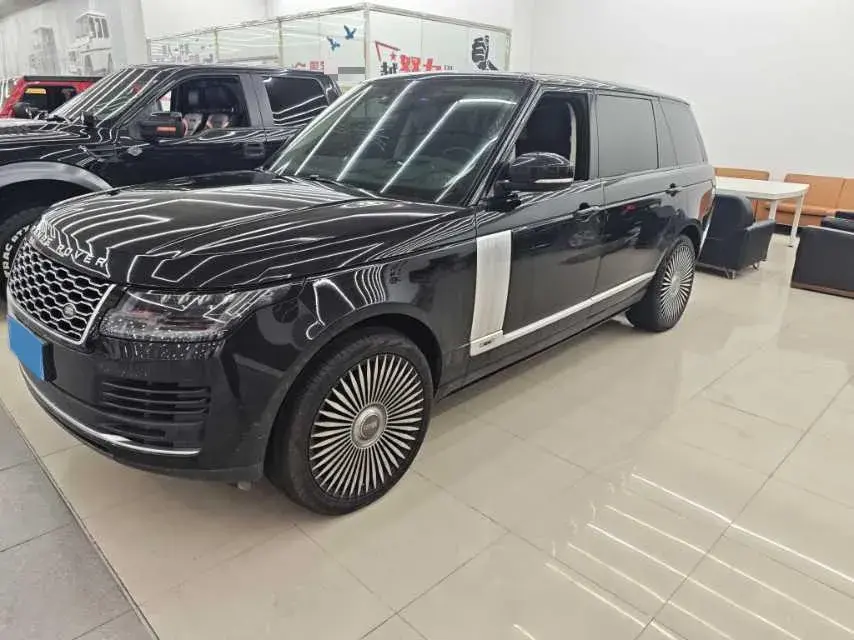 2022 LAND ROVER view 1
