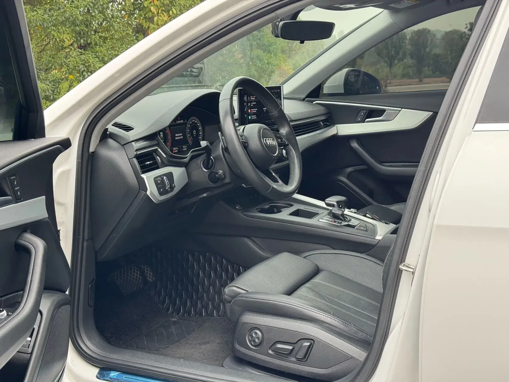 2022 AUDI A4L thumbnail 4