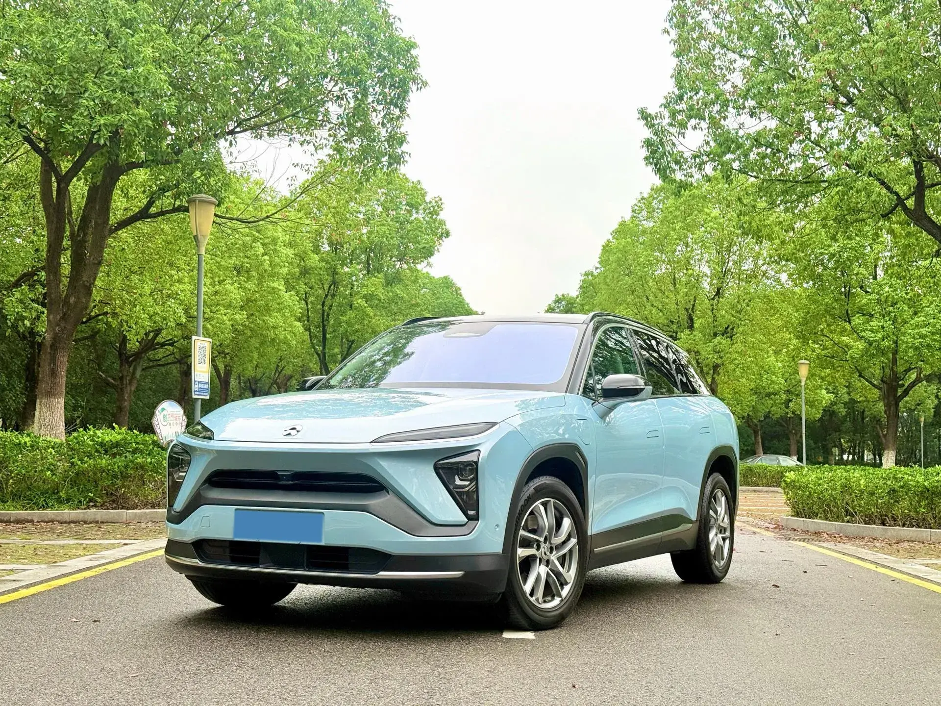 2020 NIO ES6 view 1