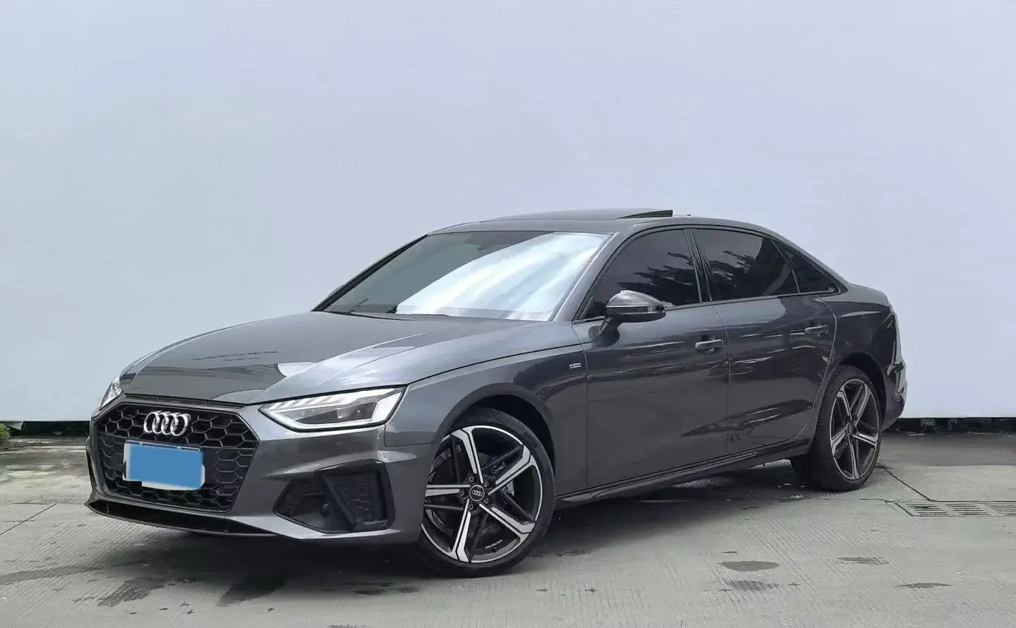 2025 AUDI A4L view 1