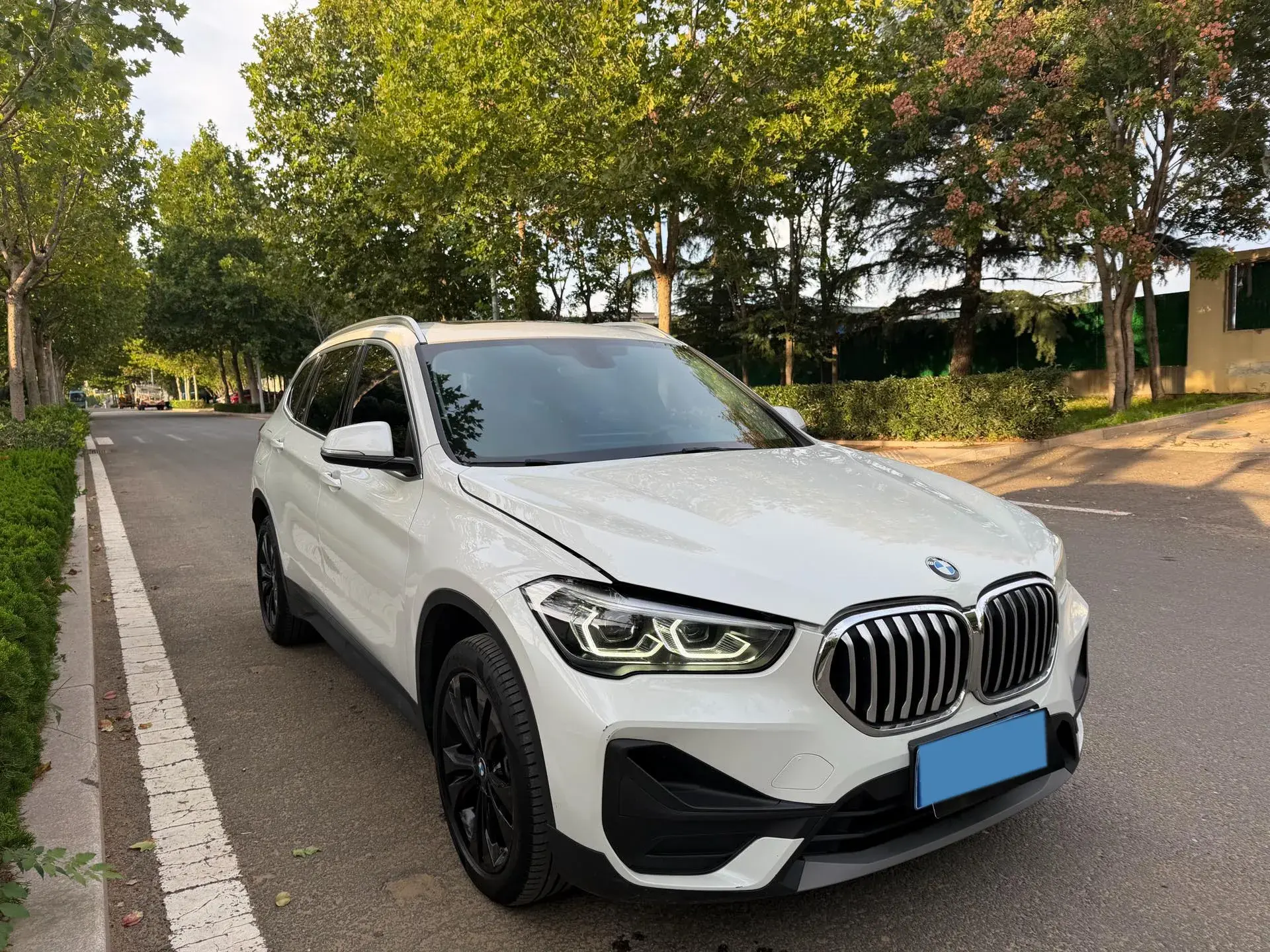 2022 BMW X1 thumbnail 3