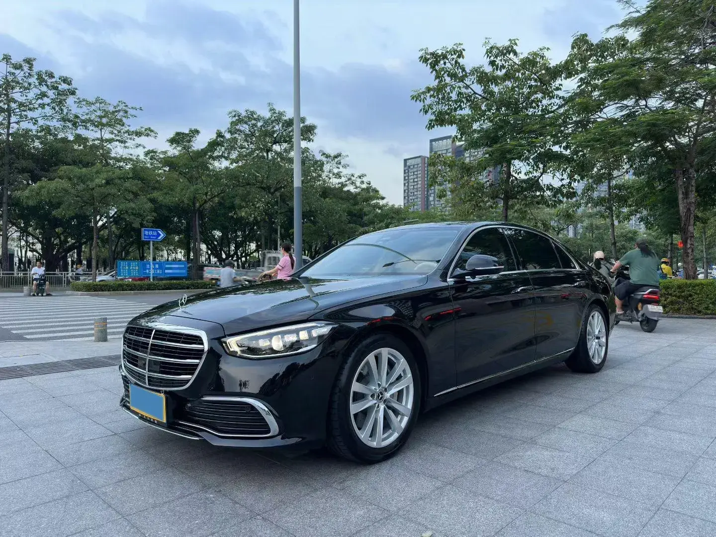 2022 MERCEDES-BENZ S view 1