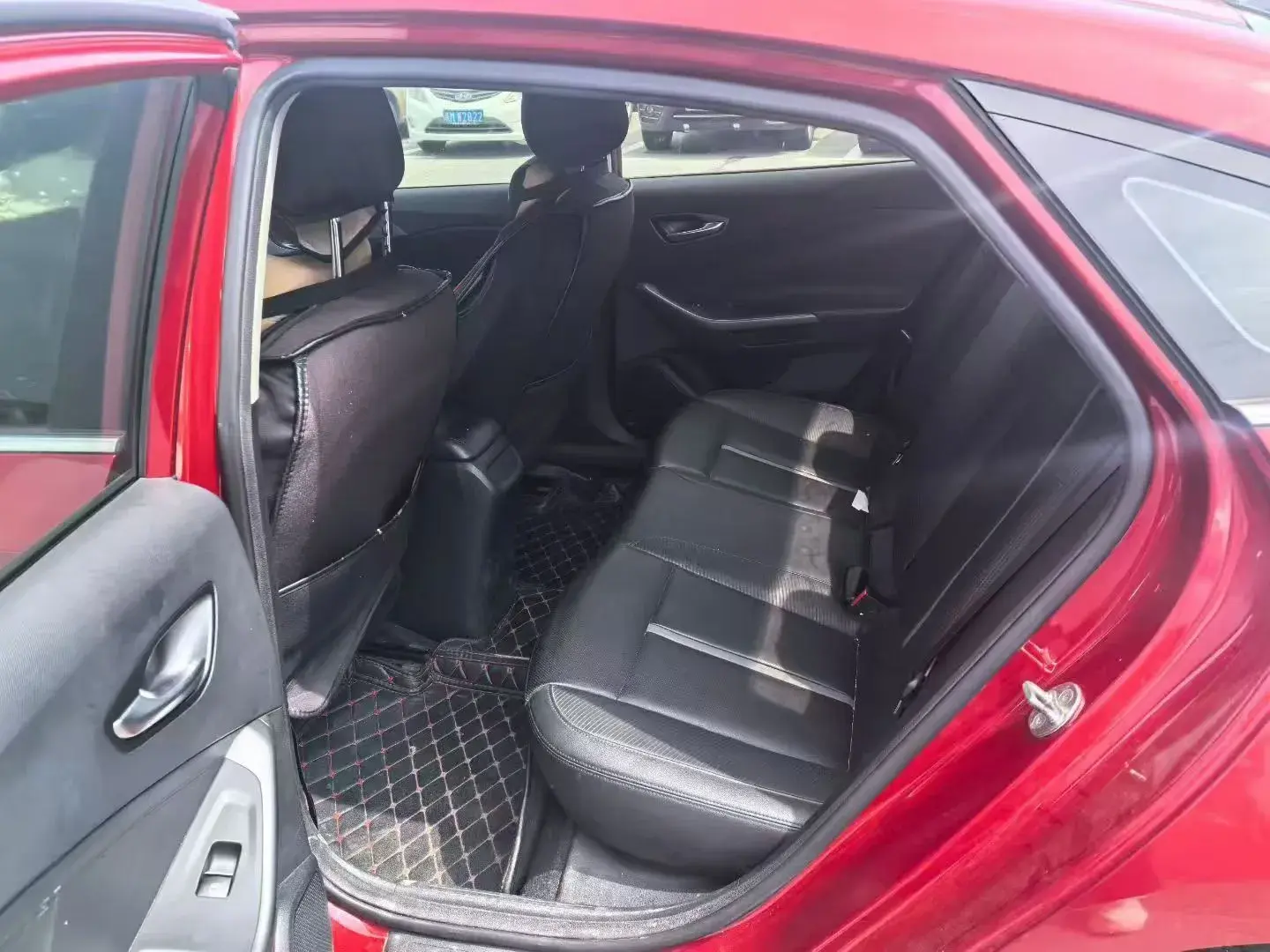 2019 HYUNDAI LA thumbnail 4