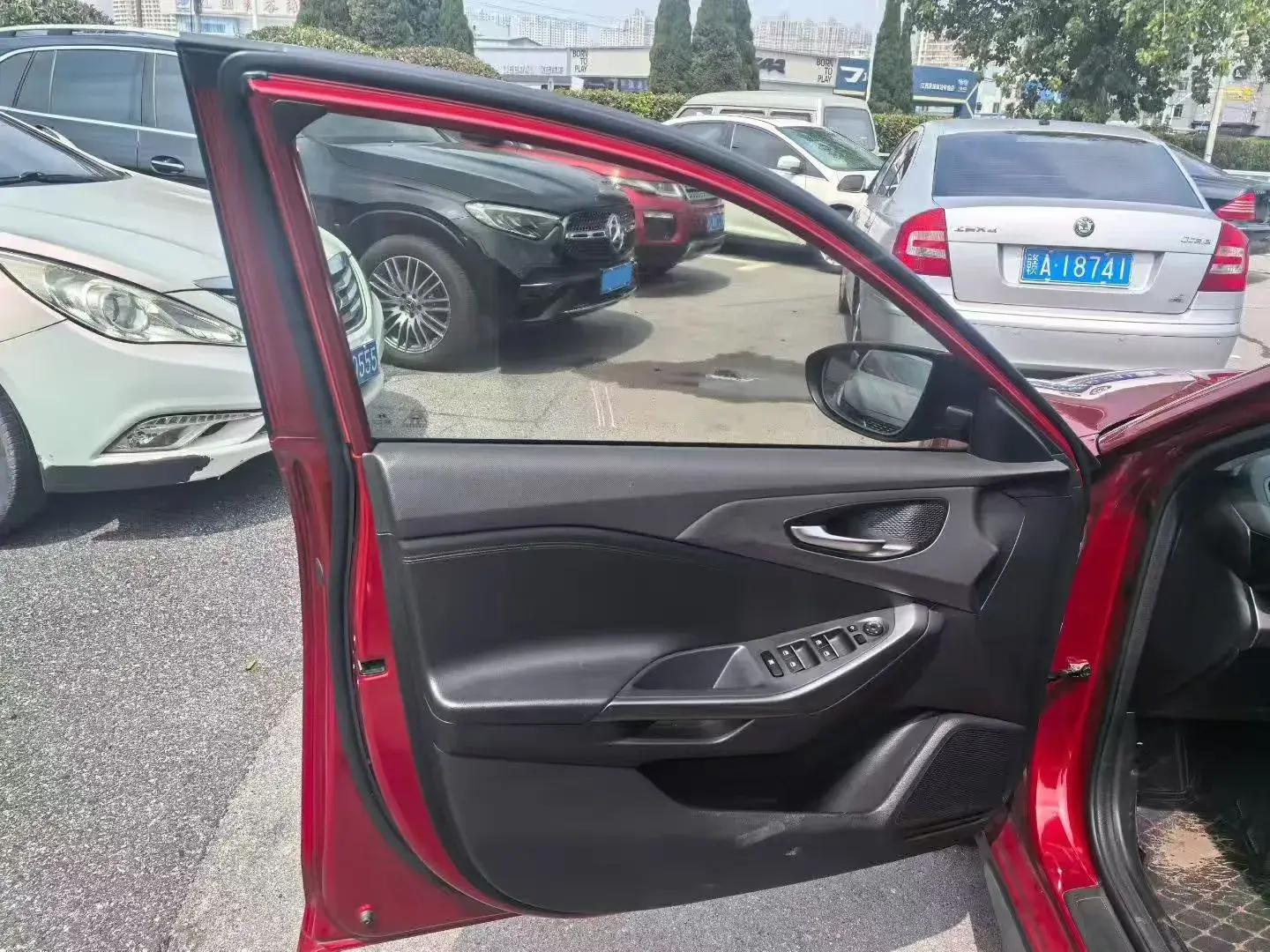 2019 HYUNDAI LA thumbnail 3