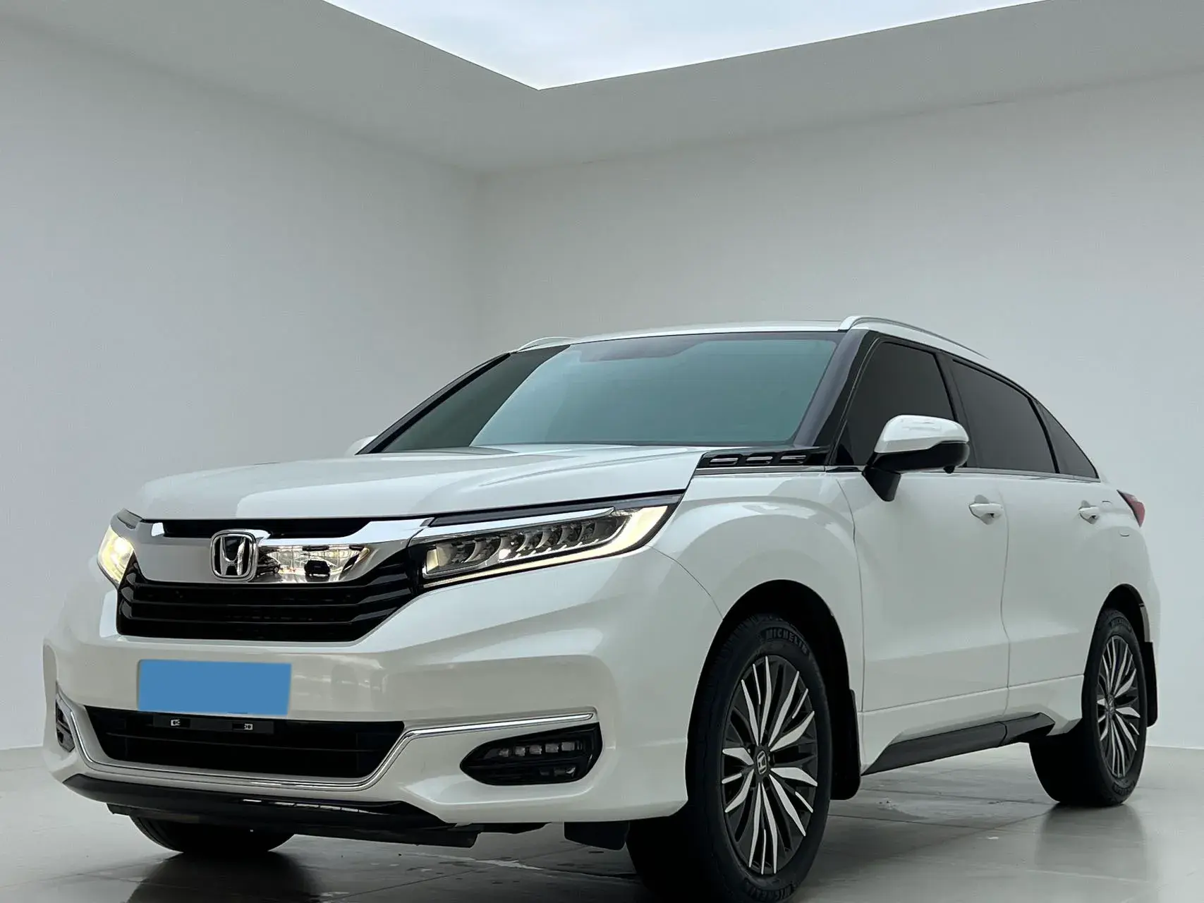2020 HONDA AVANCIER view 1