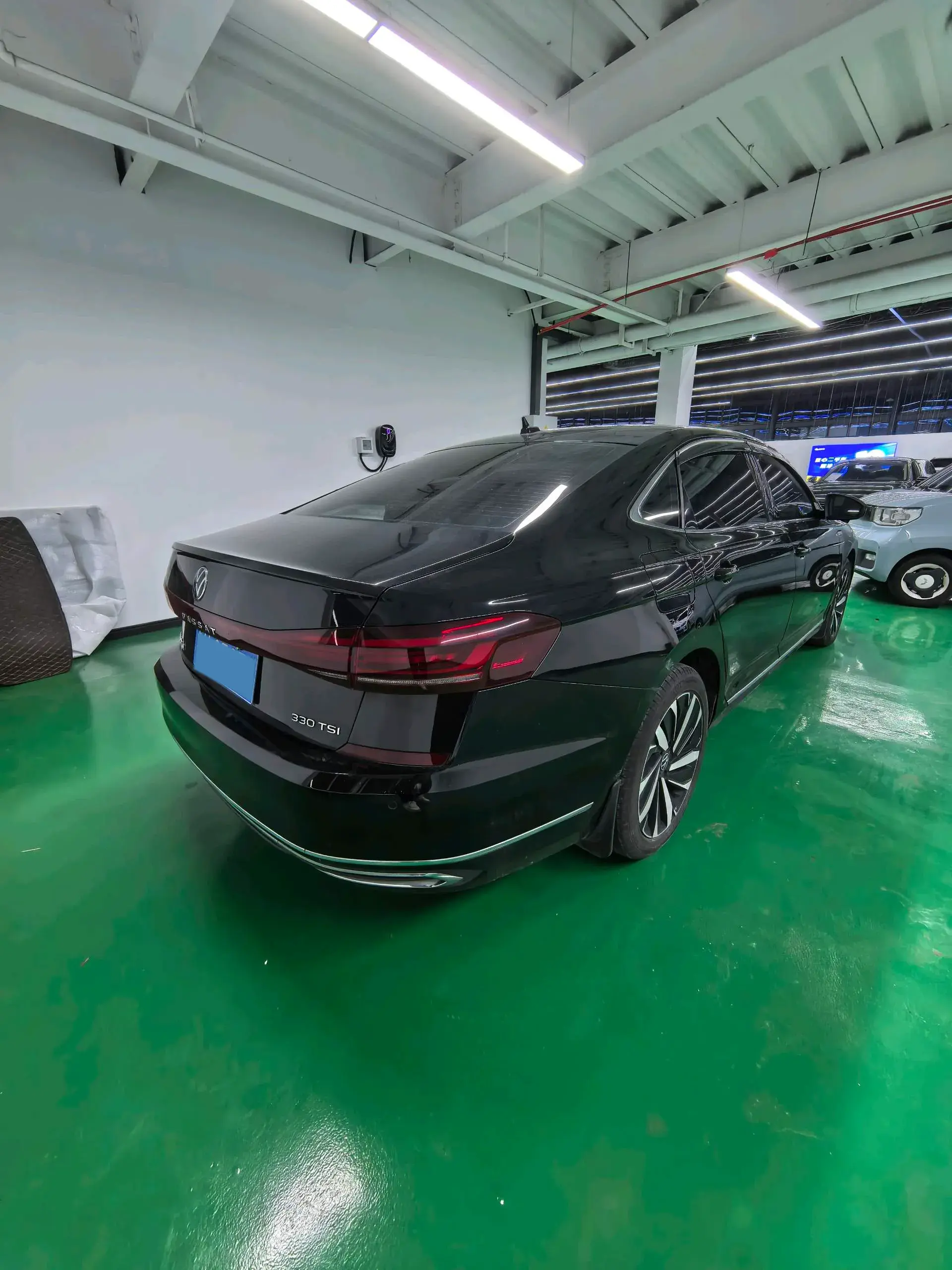 2022 VOLKSWAGEN PASSAT thumbnail 3