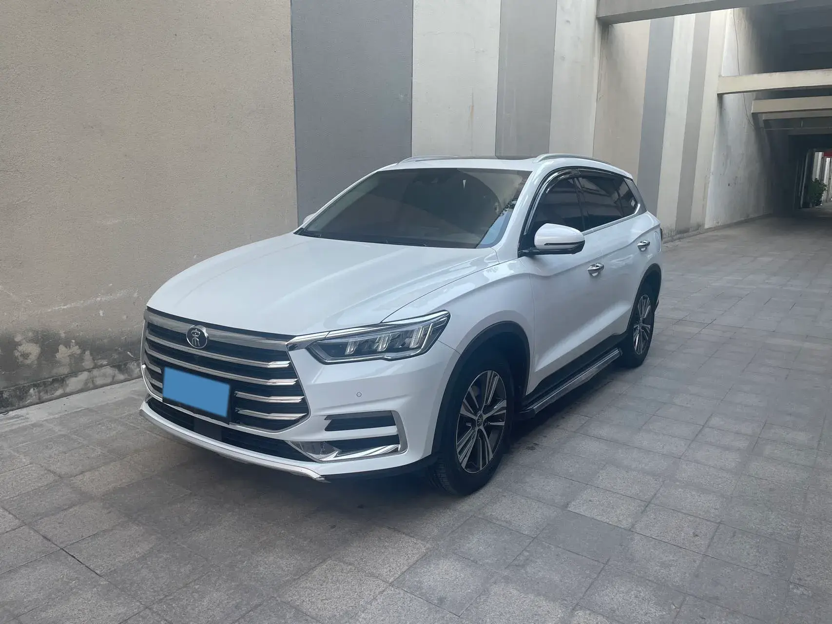 2019 BYD SONG view 1