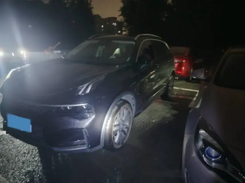 2024 LYNK&CO 01 view 1