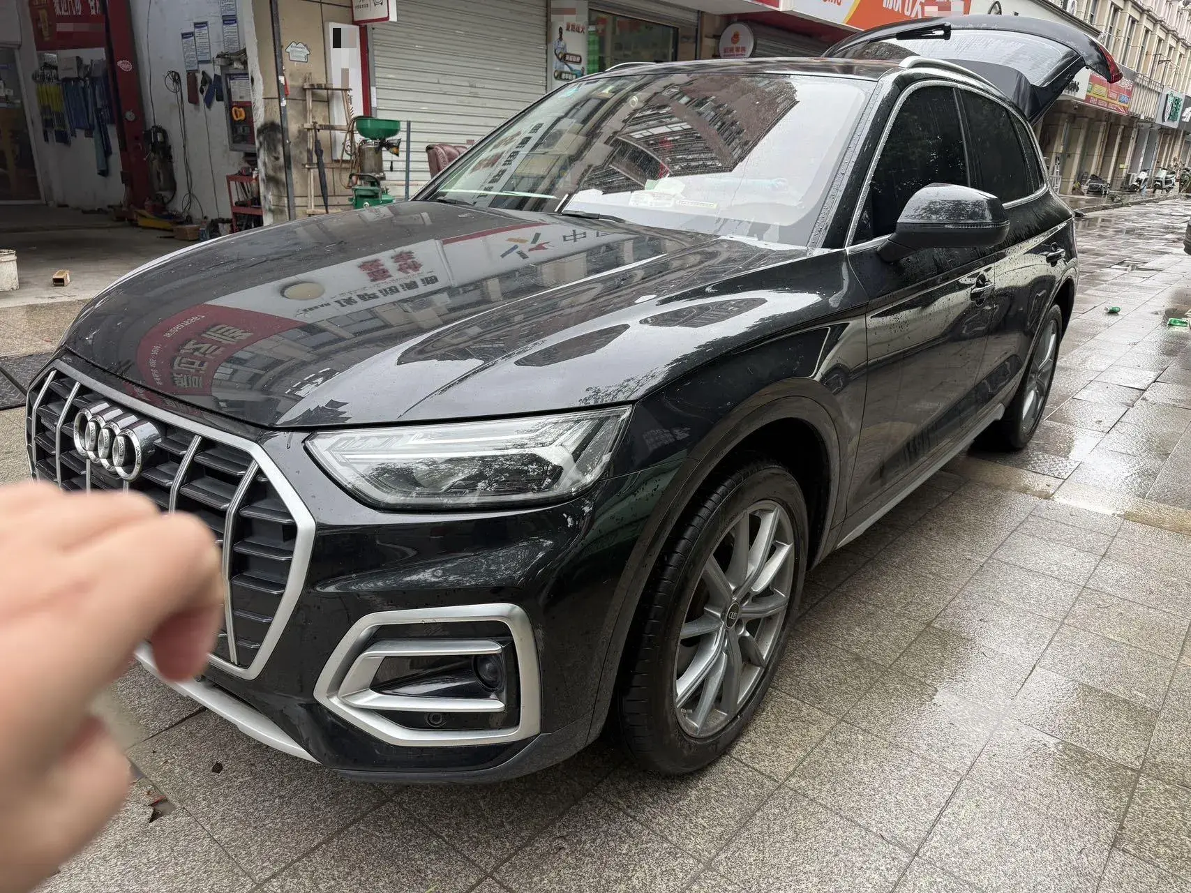 2022 AUDI Q5L view 1
