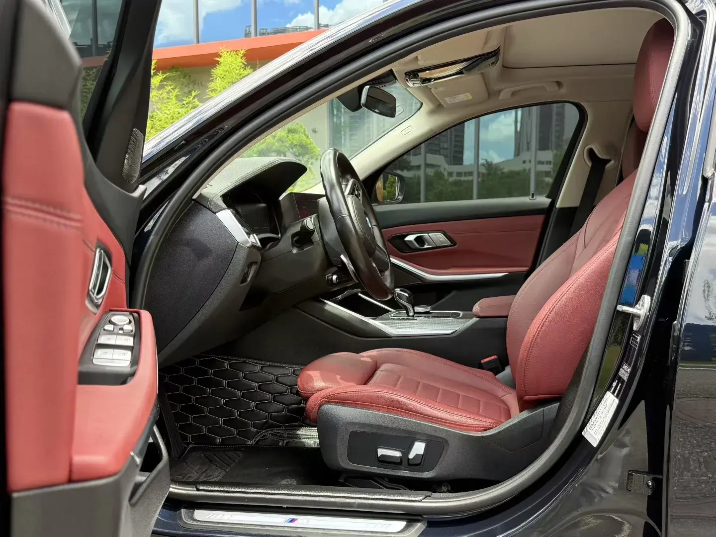 2021 BMW 3 thumbnail 3