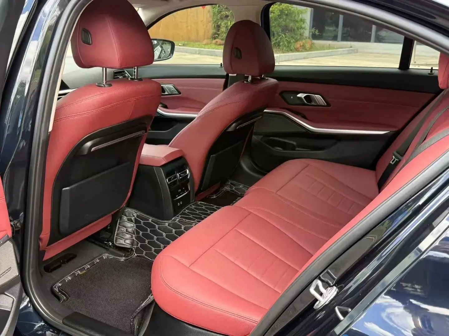 2021 BMW 3 thumbnail 4