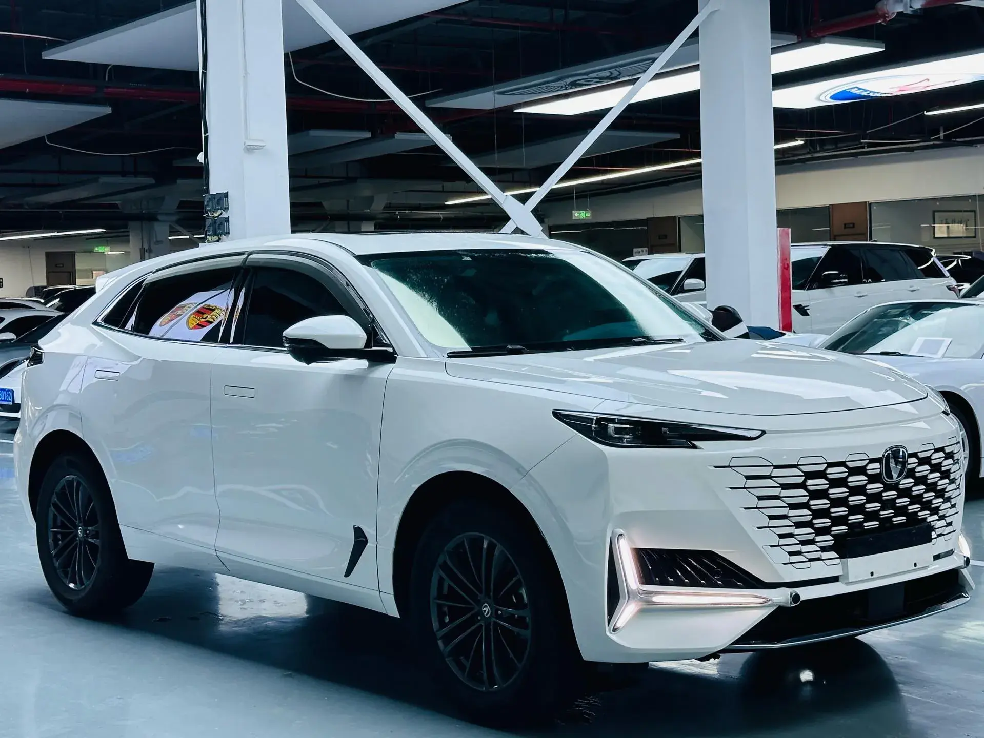 2023 CHANGAN UNI-K thumbnail 3