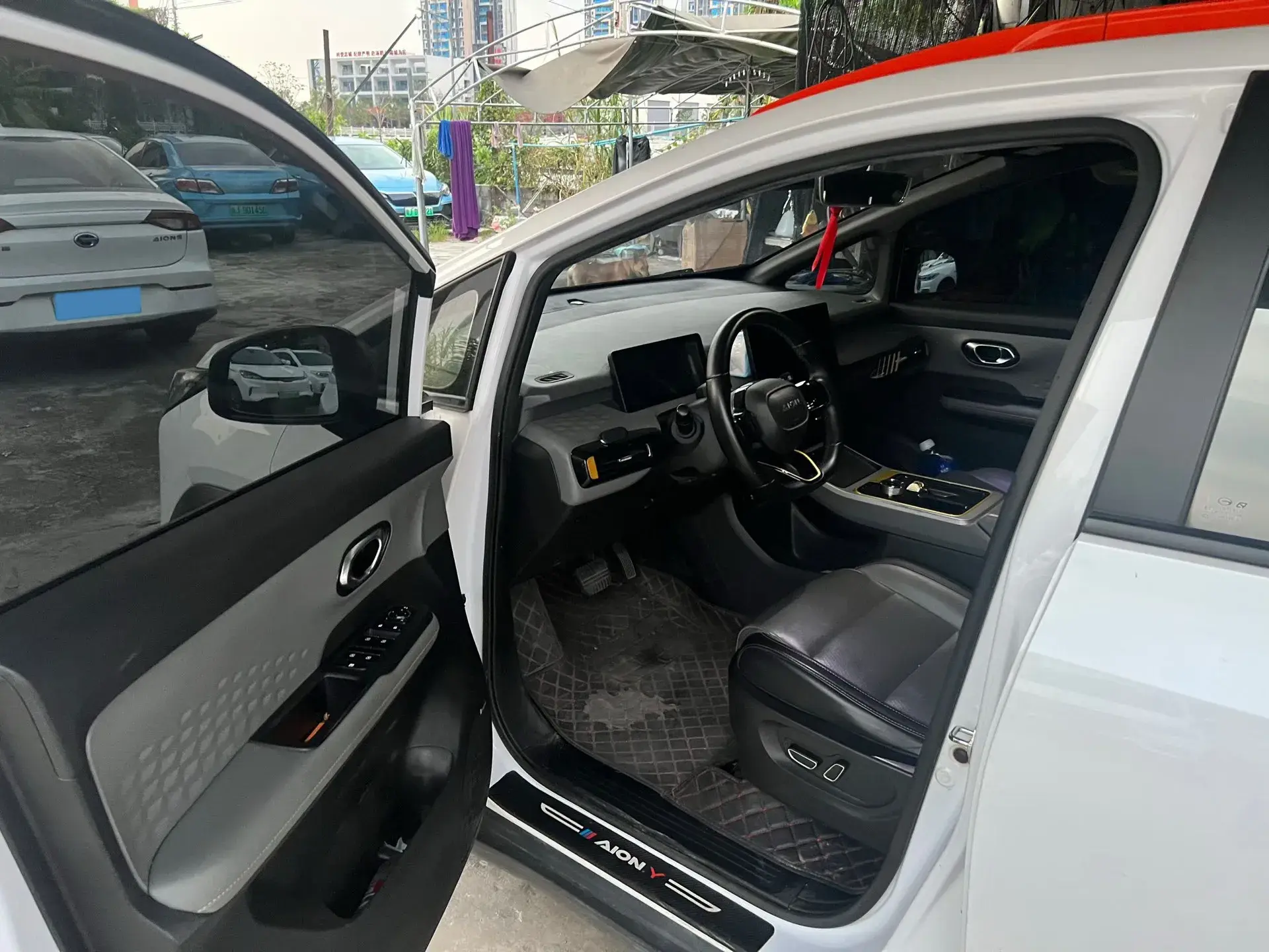 2021 AION Y thumbnail 4