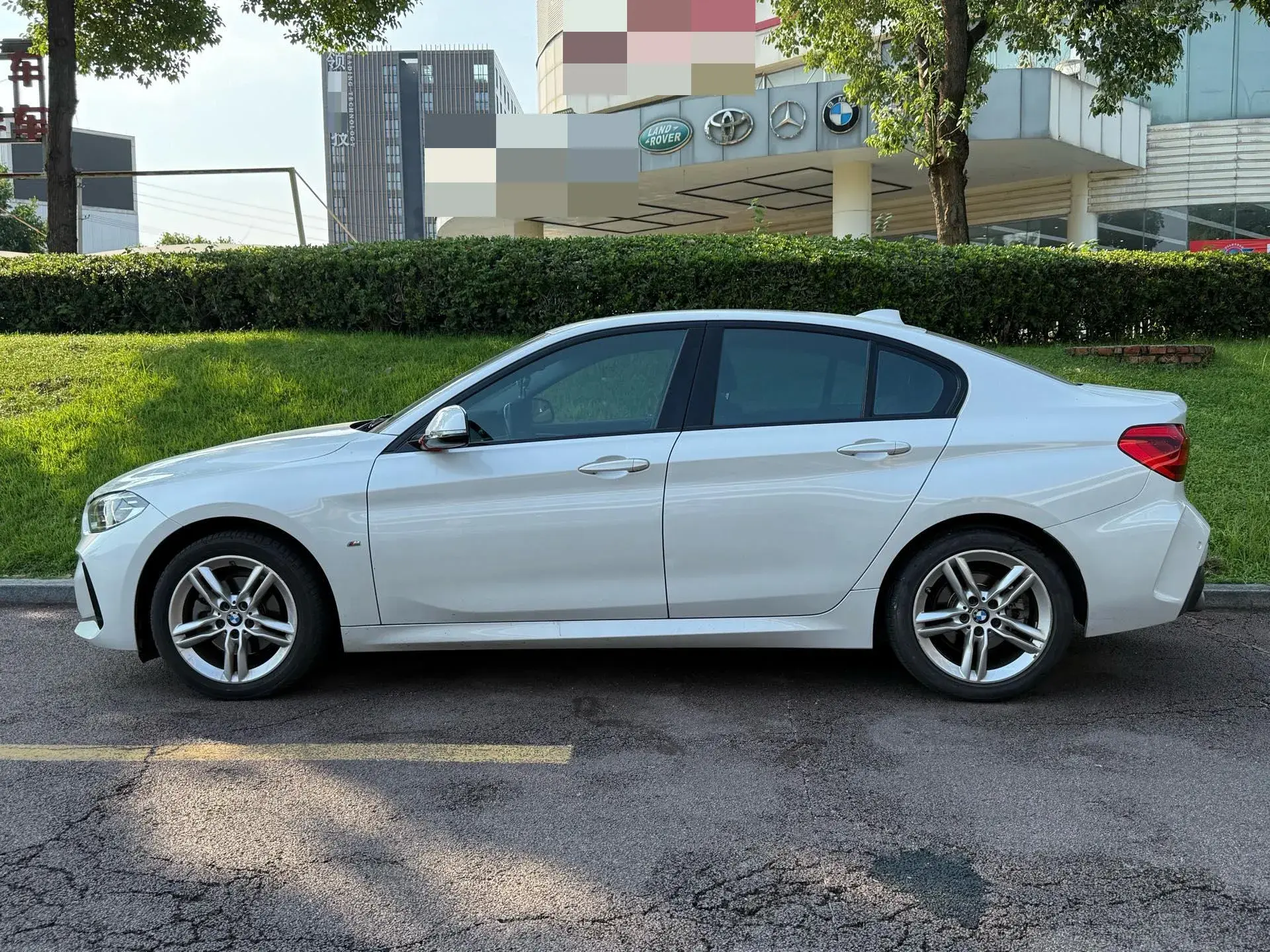 2020 BMW 1 thumbnail 2