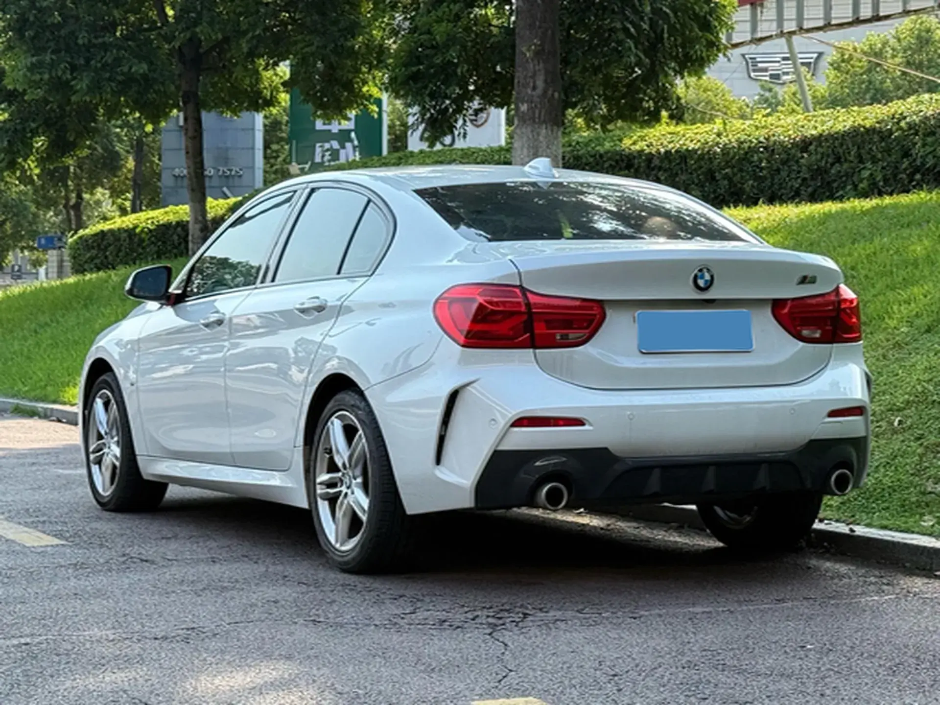 2020 BMW 1 thumbnail 3