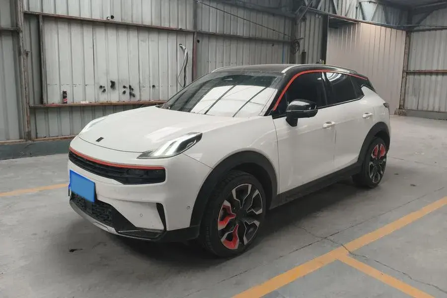 2020 LYNK&CO 06 view 1