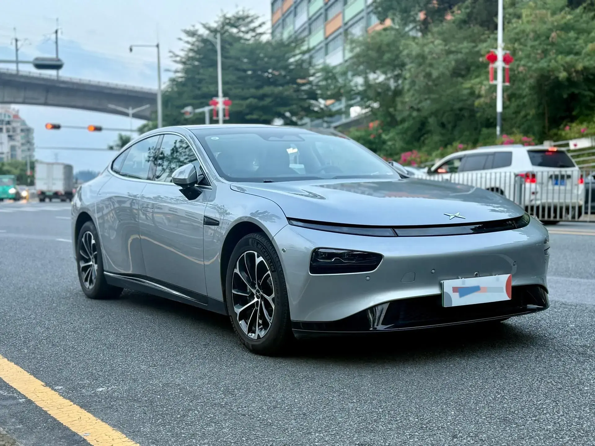 2022 XPENG P7 thumbnail 3