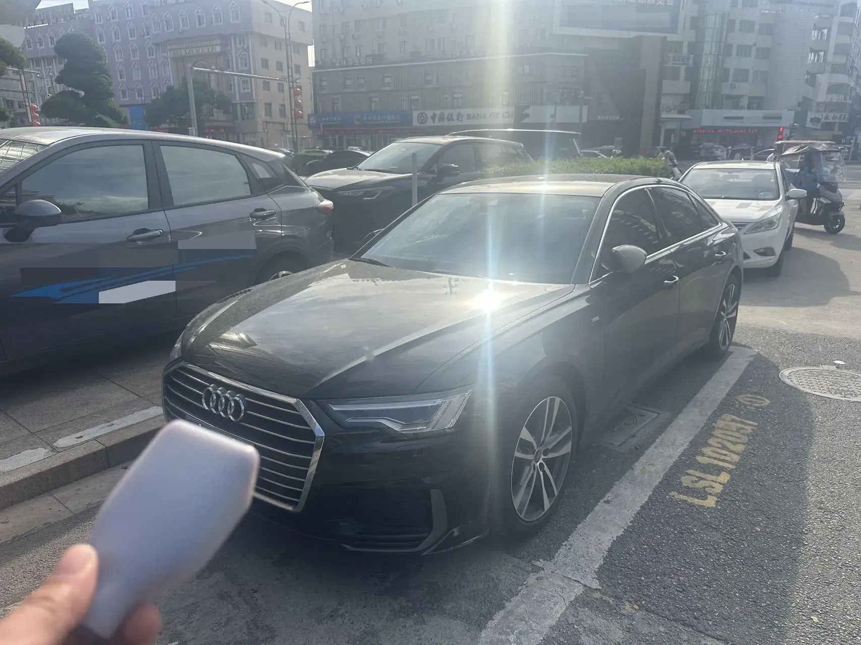 2022 AUDI A6L view 1