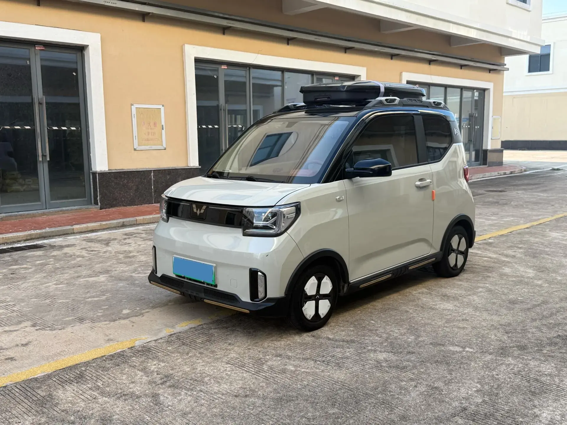 2022 WULING HONGGUANG view 1