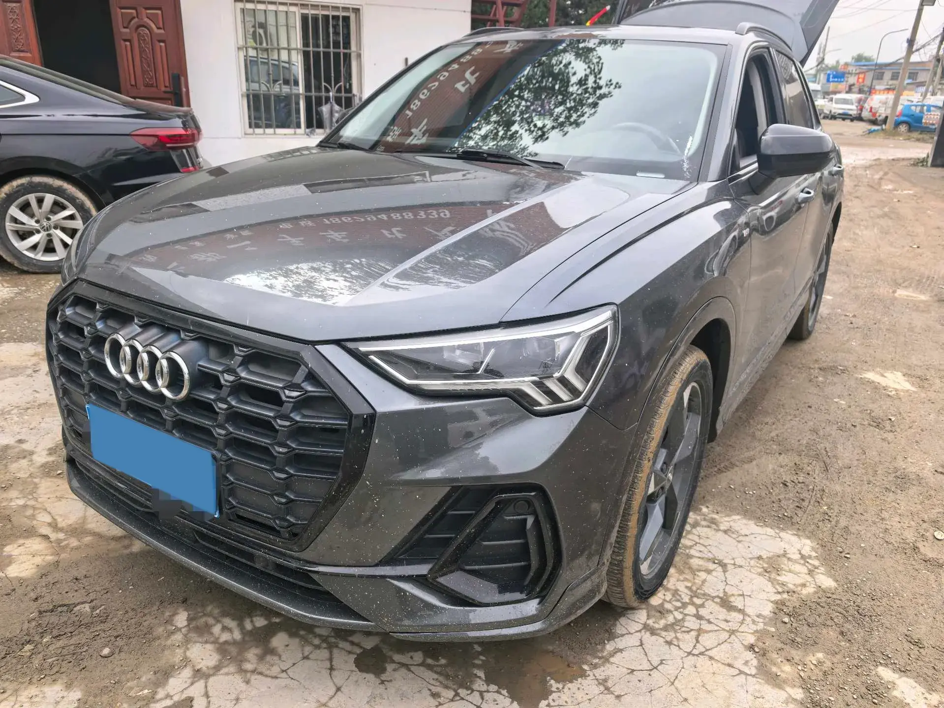 2020 AUDI Q3 view 1