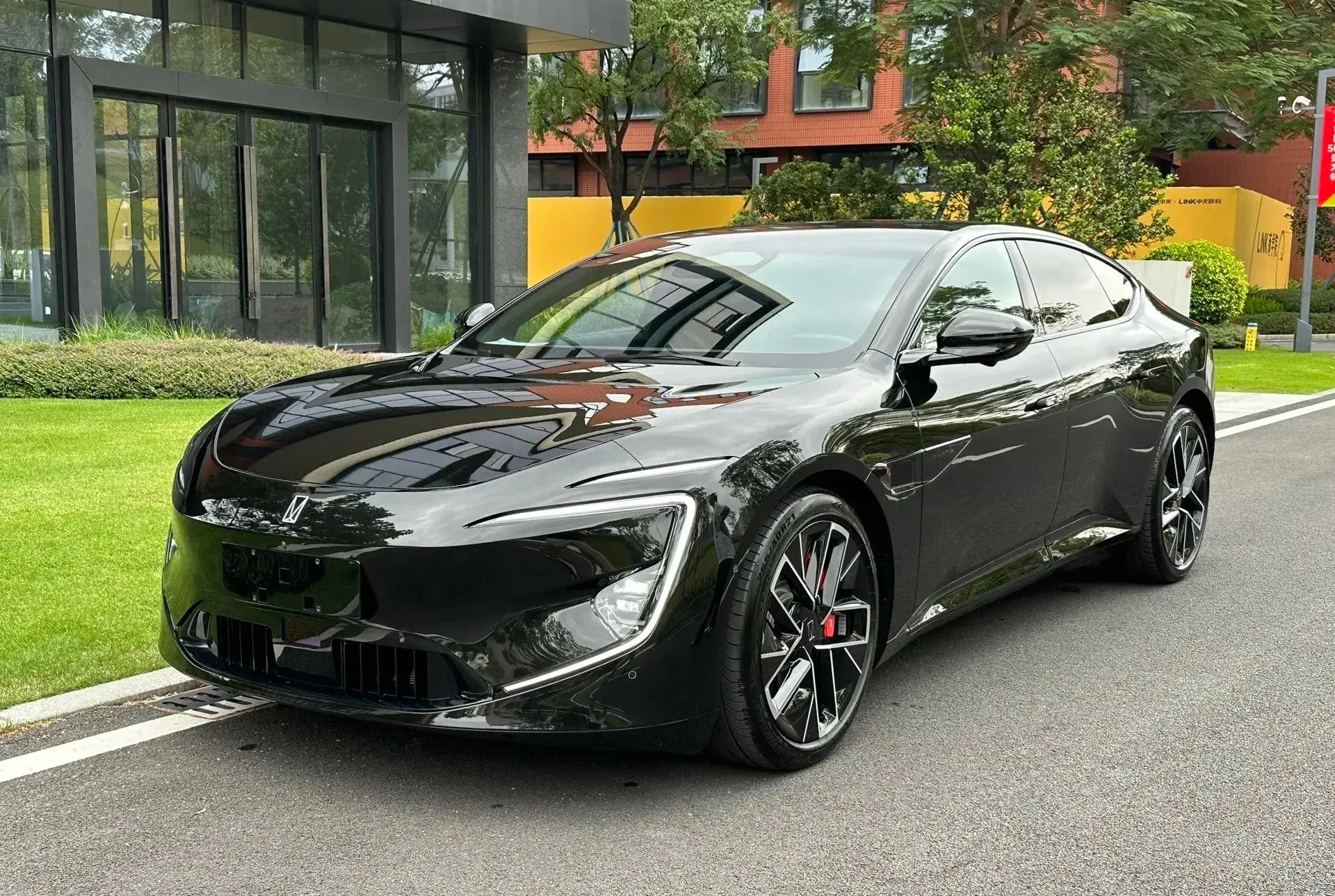 2025 AVATR 12 view 1