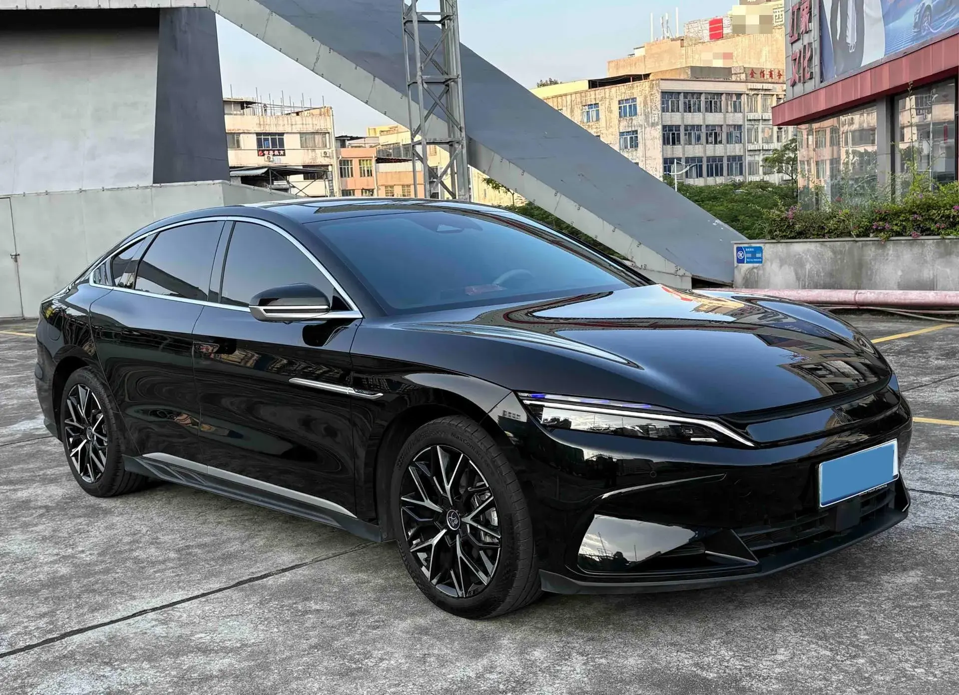 2025 BYD HAN thumbnail 3