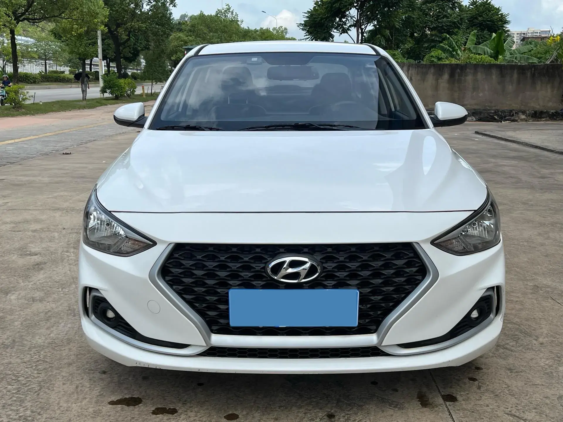 2017 HYUNDAI CELESTA thumbnail 2