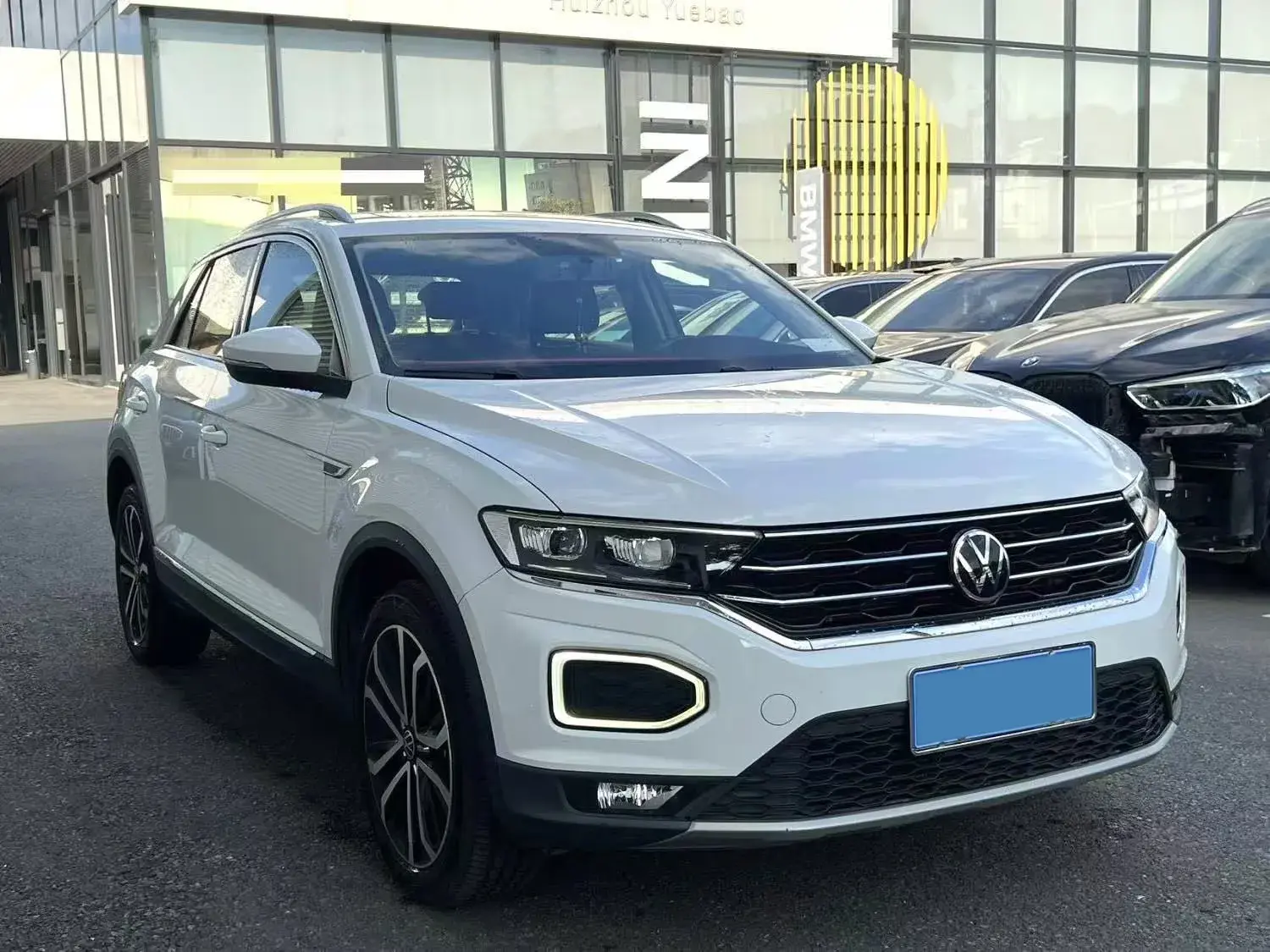 2020 VOLKSWAGEN T-ROC thumbnail 3