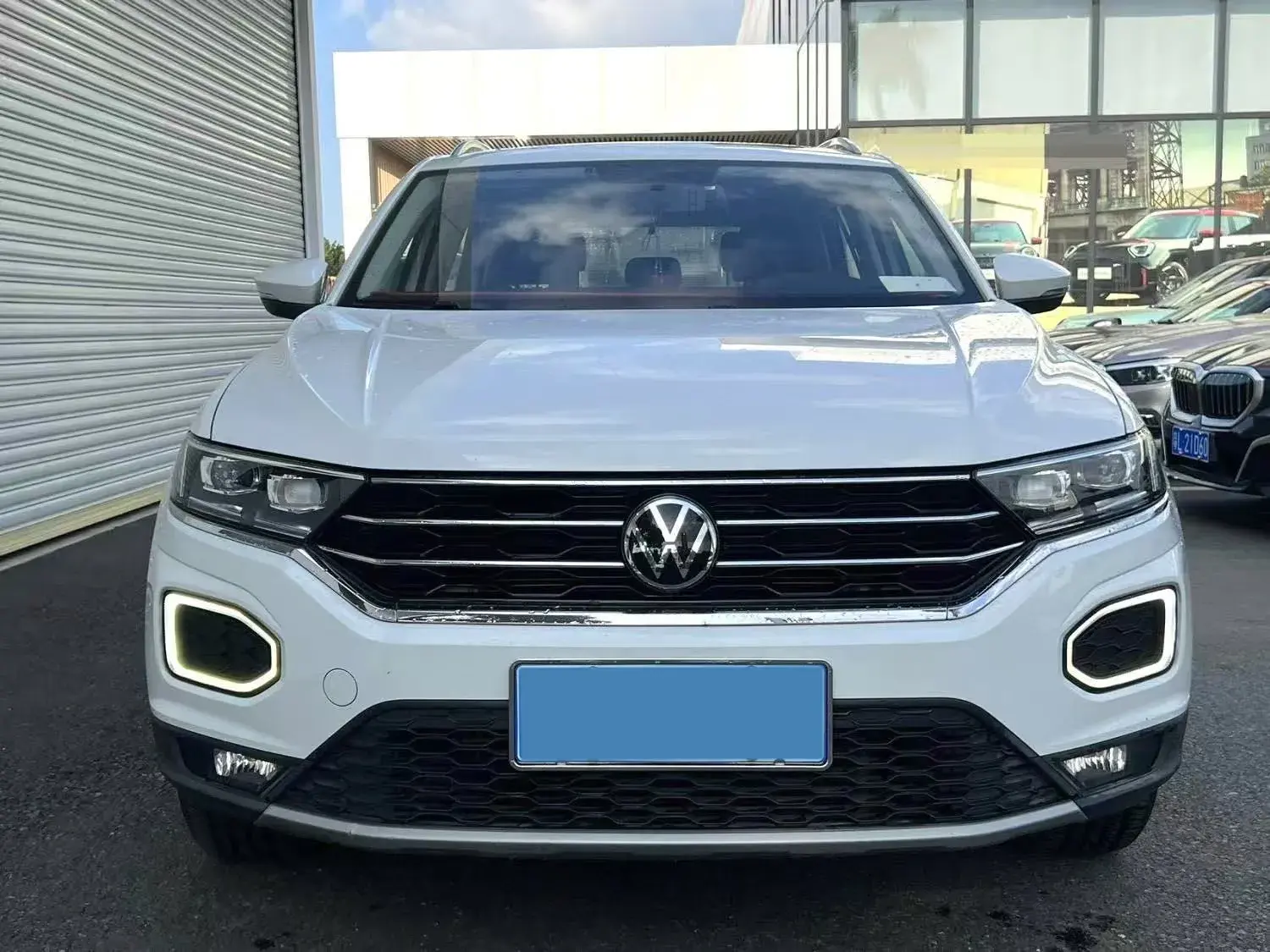 2020 VOLKSWAGEN T-ROC thumbnail 2