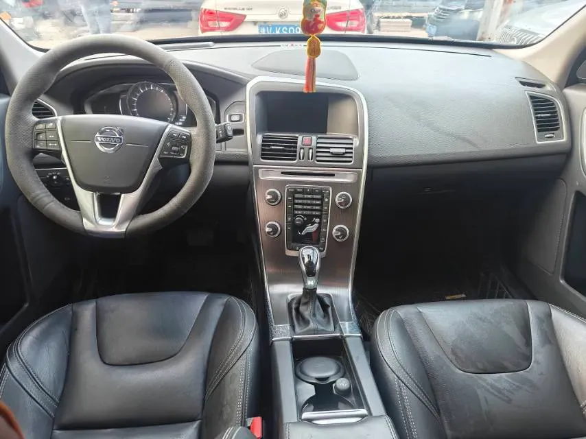 2015 Volvo XC60 2.0T 214HP L5 6AT,autocango,china used car exporter,china ev exporter,chinese used car exporter,chinese used ev exporter