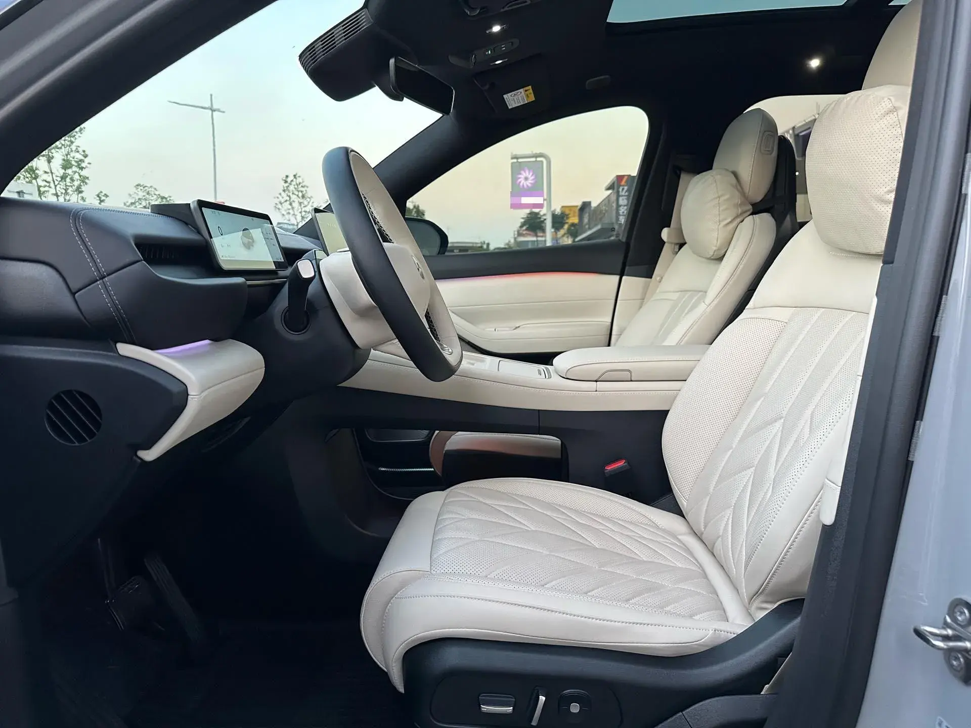 2025 NIO ES6 thumbnail 2