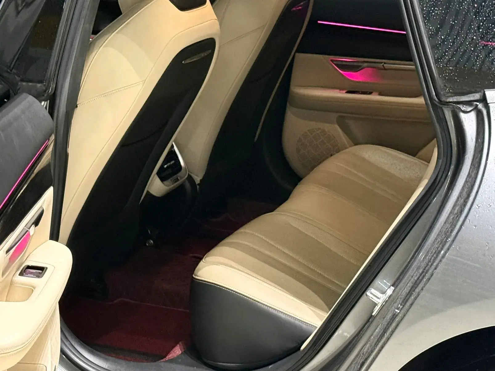 2020 XPENG P7 thumbnail 3